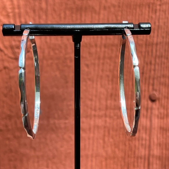 Solid Sterling Silver (.925) Classic Round Hoop Earrings: Southwest / Boho - Picture 3 of 6